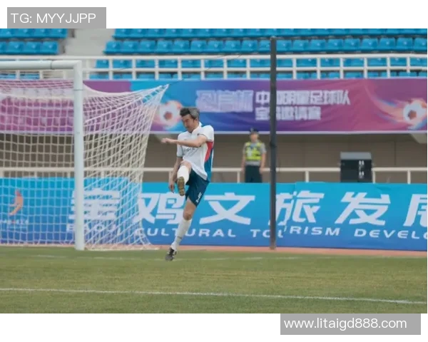 以足球球星布画展现绿茵激情与艺术交融魅力